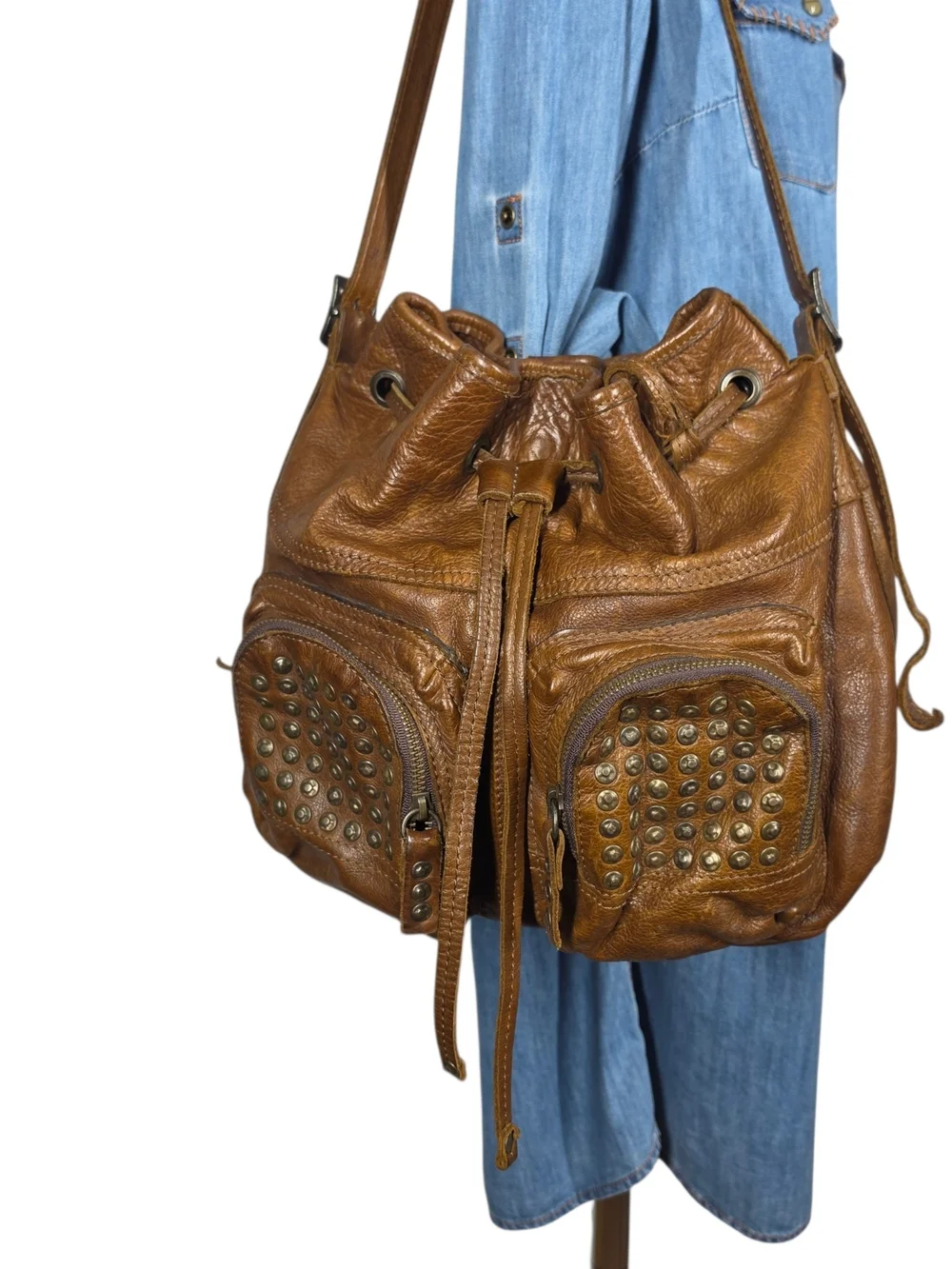FRYE BROOKE STUDDED DRAWSTRING LEATHER BAG